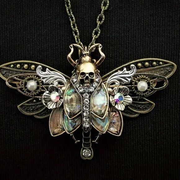 MISSLOOK Gold and Black Butterfly Necklace - Picture 7 of 7